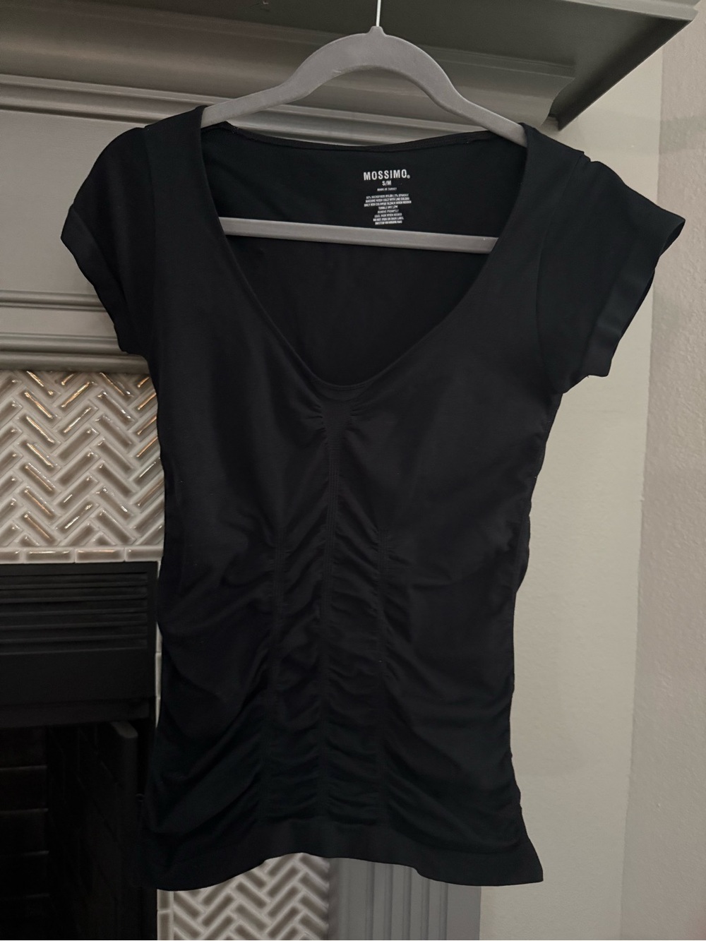 Mossimo Supply Co. Black Short Sleeve Ruched V-Neck Top/Activewear